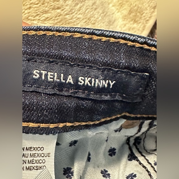 Lucky Brand -Stella Skinny size 2/16. Dark blue wash. - Picture 3 of 10